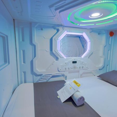 Capsule Inn Bali Легіан Екстер'єр фото