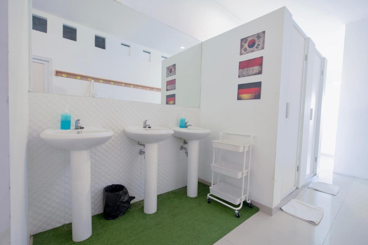 Capsule Inn Bali Легіан Екстер'єр фото
